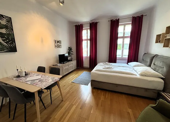 Casa Nostra - Helle - Direkt Am Augarten Апартаменти *